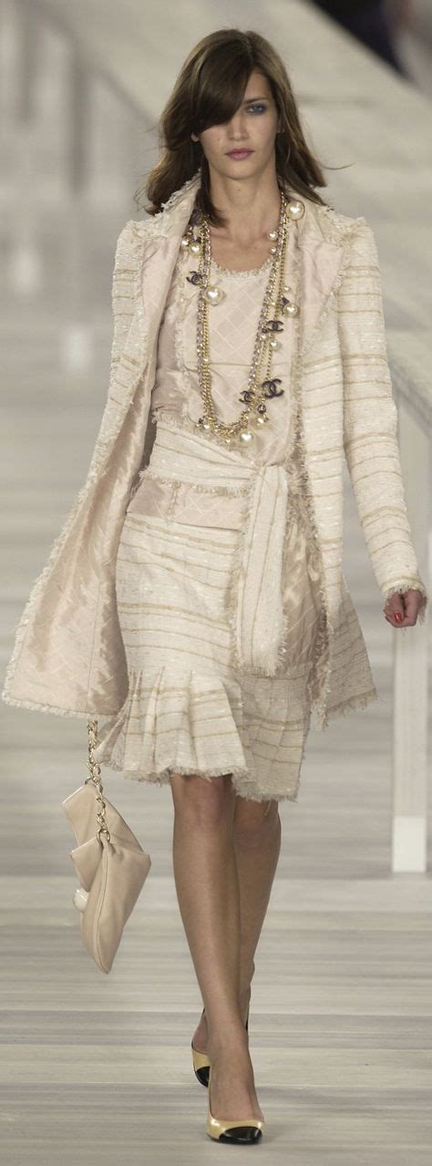 robe chanel classique|Chanel knee length ladies dresses.